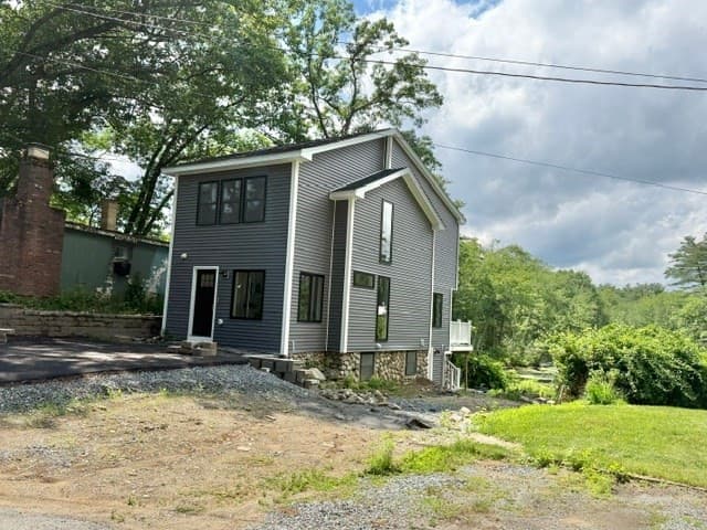 Single Family Residence at 6 Hillside Rd, Northborough MA 01532, photo 2 of 30
