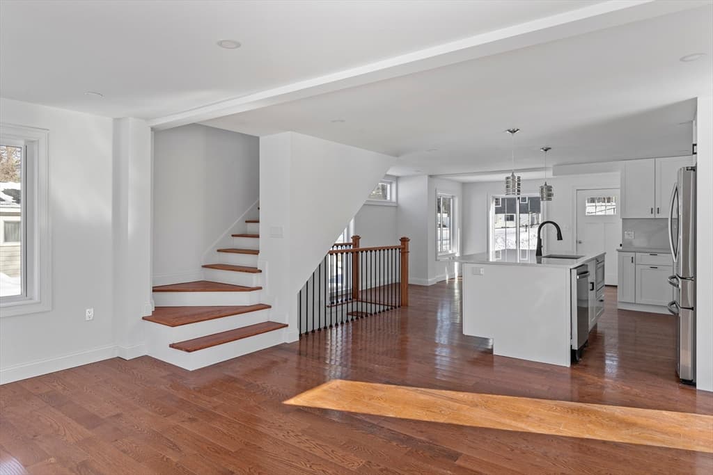 Single Family Residence at 6 Hillside Rd, Northborough MA 01532, photo 12 of 30
