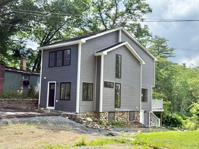 6 Hillside Rd, Northborough MA 01532