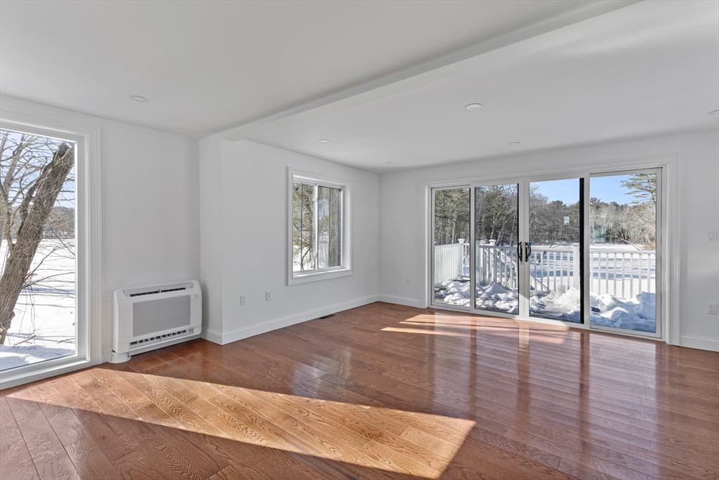 Single Family Residence at 6 Hillside Rd, Northborough MA 01532, photo 10 of 30