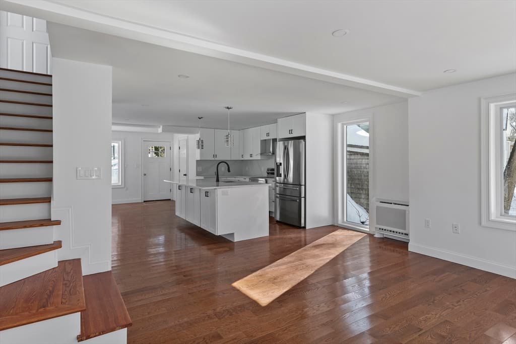 Single Family Residence at 6 Hillside Rd, Northborough MA 01532, photo 11 of 30