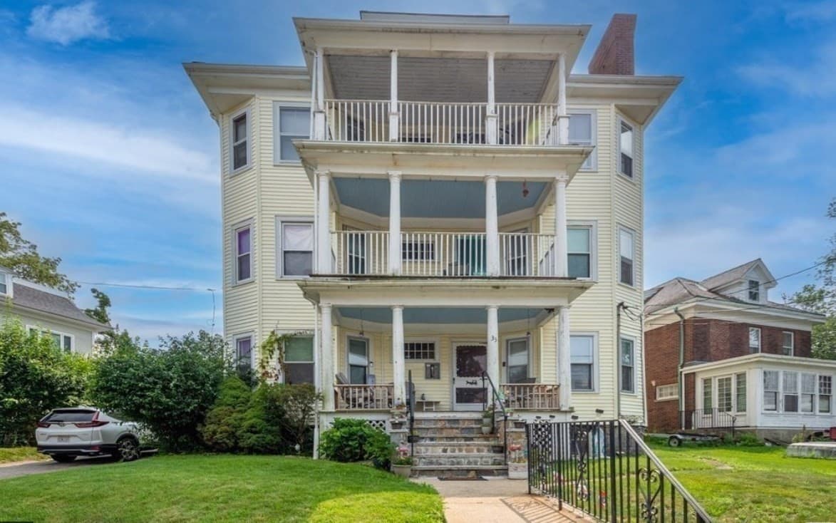 33 Oak St, Boston MA 02136
