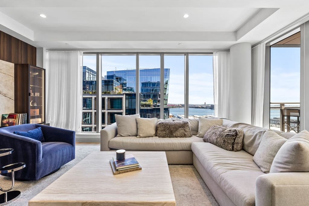 Condominium at 135 Seaport Blvd # 1902, Boston MA 02210, photo 6 of 39