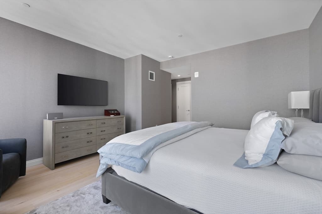 Condominium at 135 Seaport Blvd # 1902, Boston MA 02210, photo 17 of 39