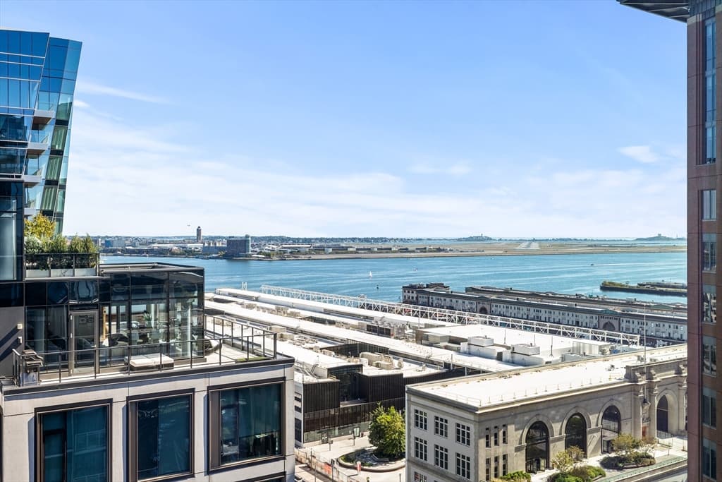 Condominium at 135 Seaport Blvd # 1902, Boston MA 02210, photo 16 of 39