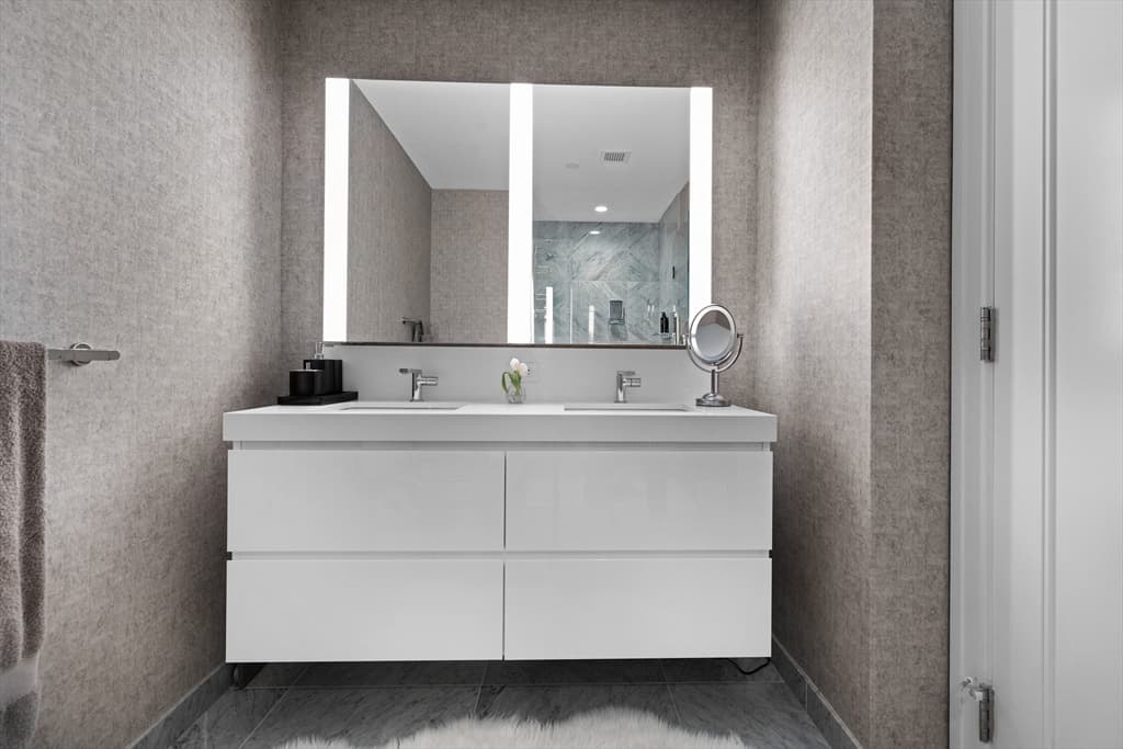 Condominium at 135 Seaport Blvd # 1902, Boston MA 02210, photo 22 of 39