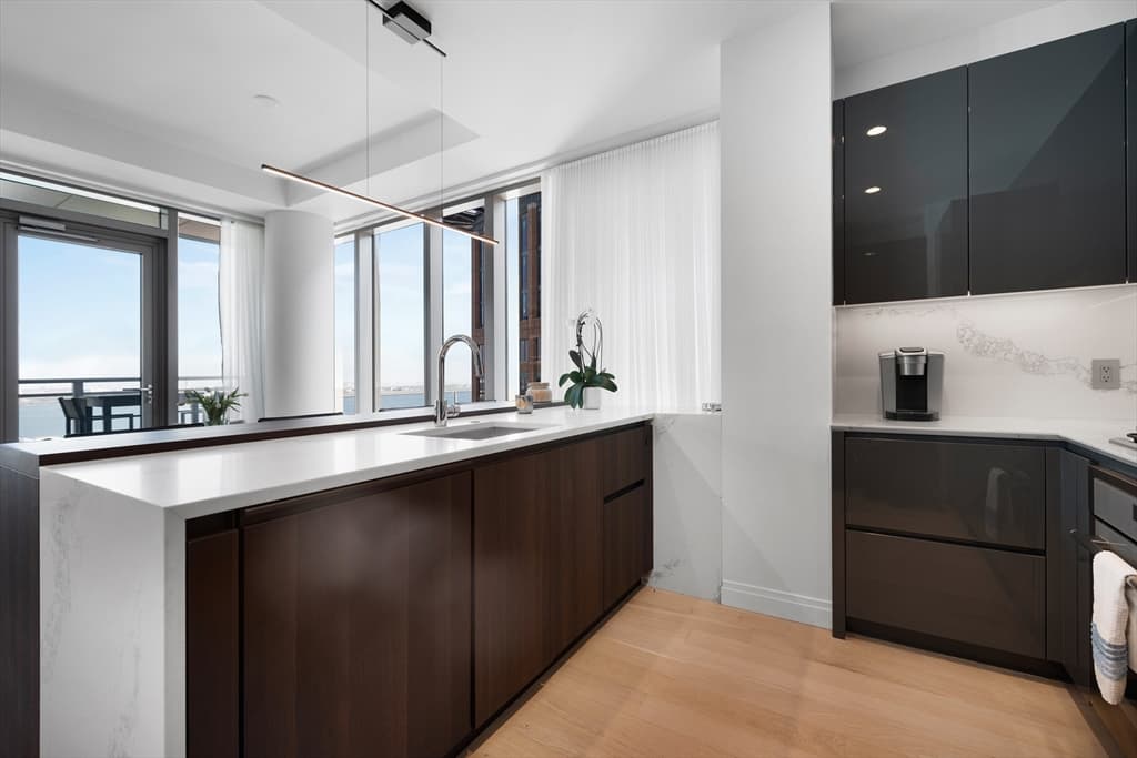 Condominium at 135 Seaport Blvd # 1902, Boston MA 02210, photo 10 of 39