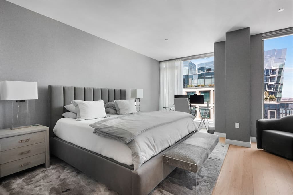 Condominium at 135 Seaport Blvd # 1902, Boston MA 02210, photo 14 of 39
