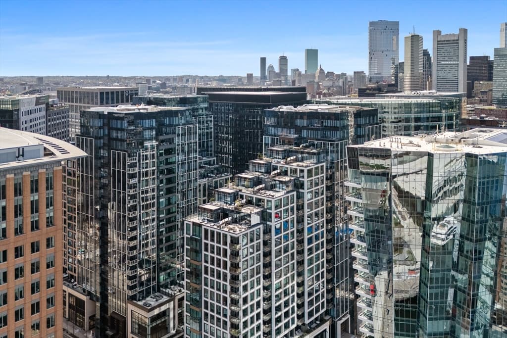 Condominium at 135 Seaport Blvd # 1902, Boston MA 02210, photo 37 of 39