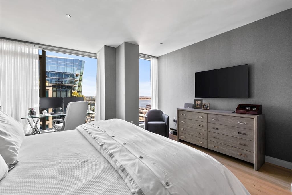 Condominium at 135 Seaport Blvd # 1902, Boston MA 02210, photo 15 of 39