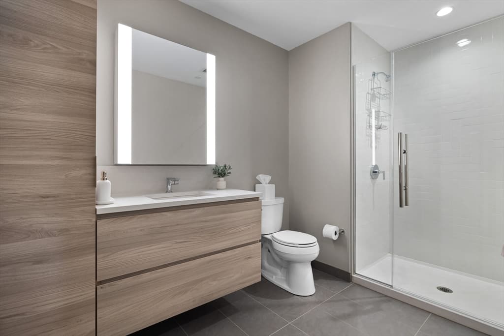 Condominium at 135 Seaport Blvd # 1902, Boston MA 02210, photo 29 of 39