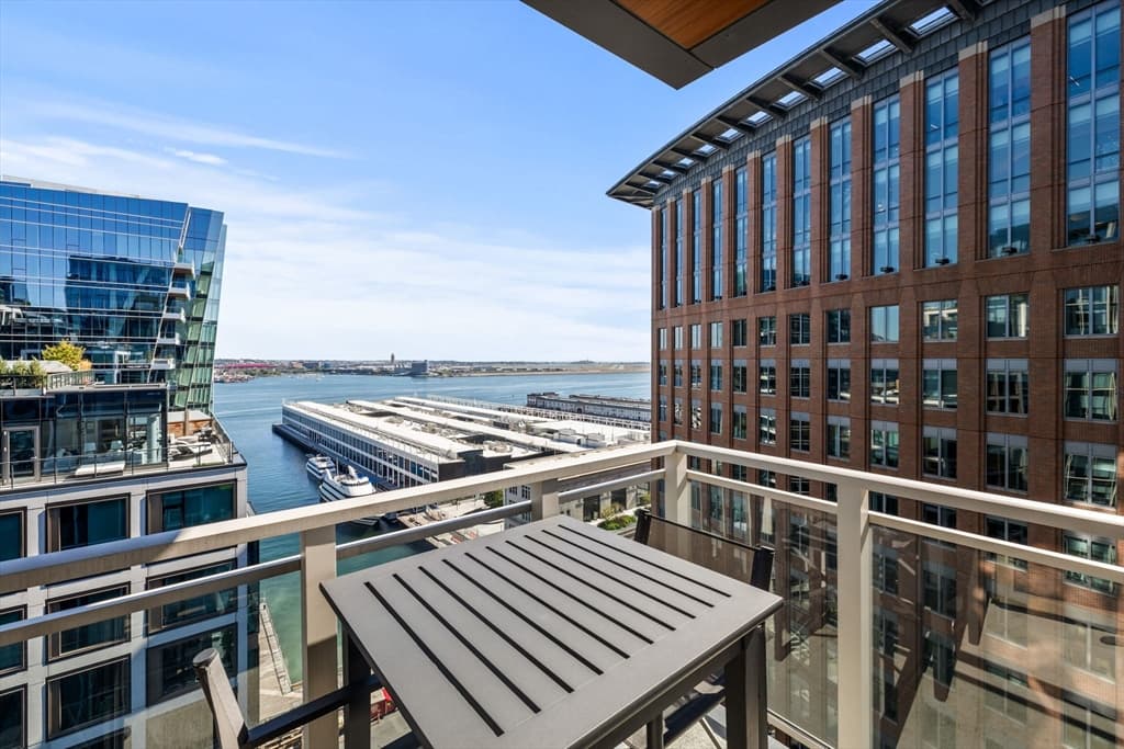 Condominium at 135 Seaport Blvd # 1902, Boston MA 02210, photo 4 of 39