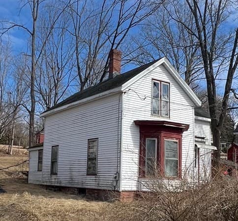 Single Family Residence at 10 Green St, Brookfield MA 01506, Brookfield, photo 2 of 4