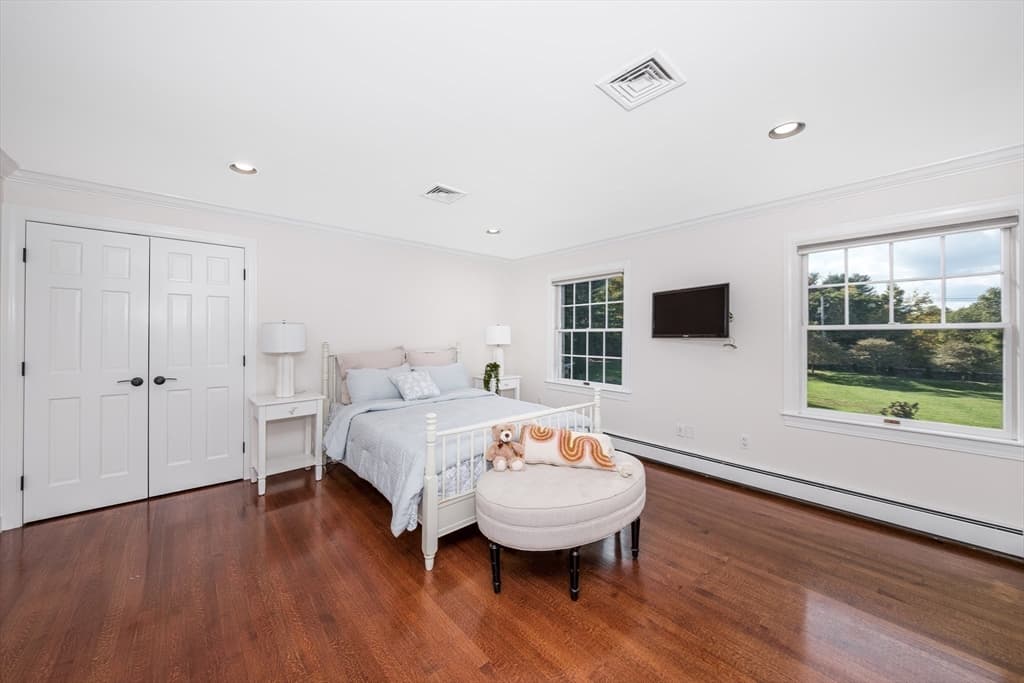 568 Wellesley St, Weston MA 02493 photo 34