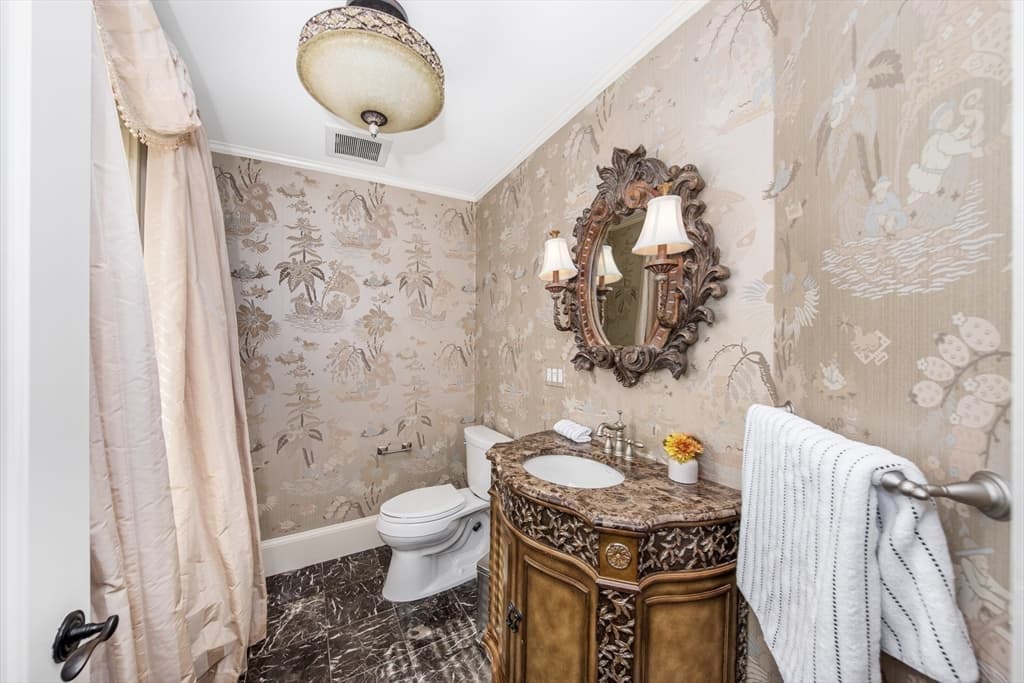568 Wellesley St, Weston MA 02493 photo 31