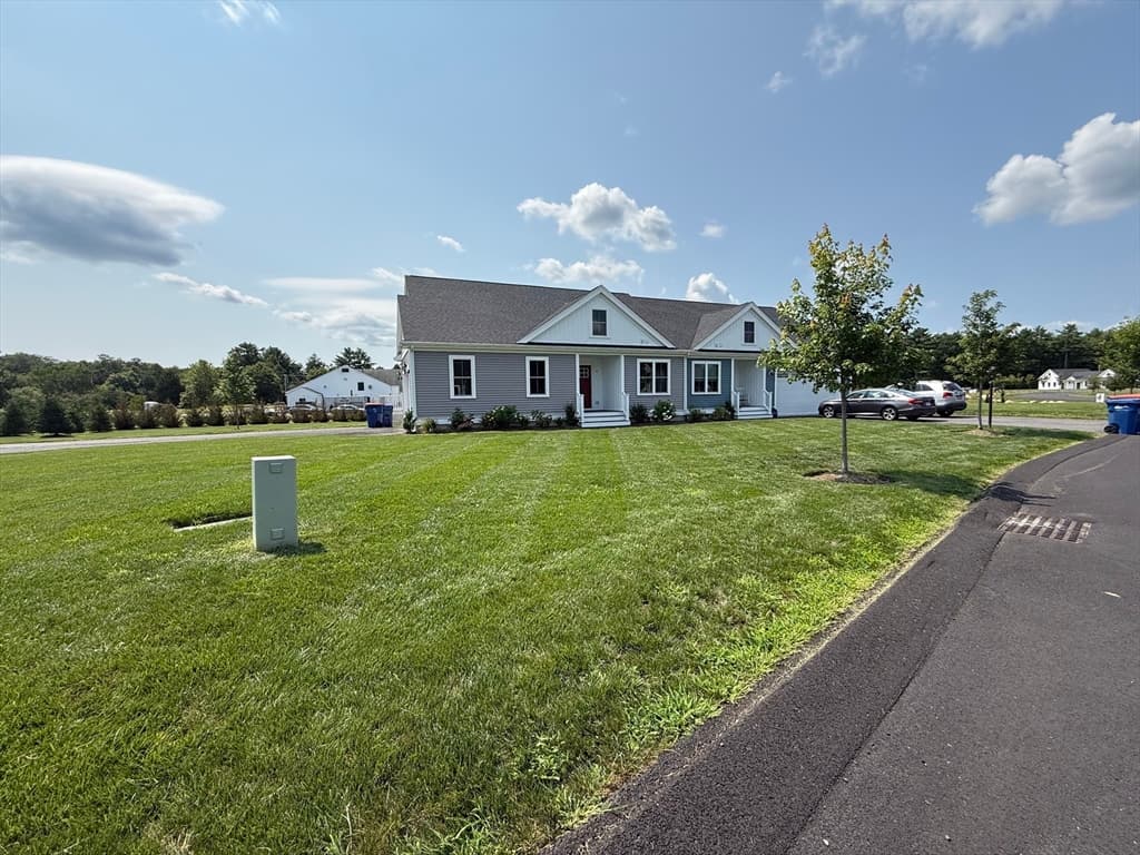 4 Hayley Cir # 0, Rochester MA 02770