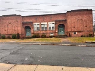 15 Papineau St, Holyoke MA 01040 photo 2