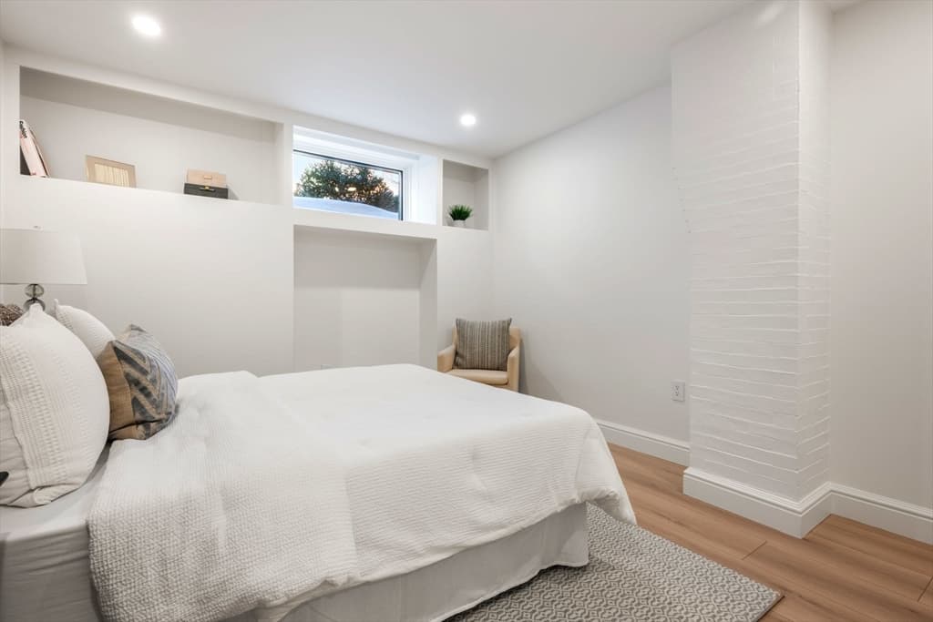 Condominium at 190 Marlborough # A, Boston MA 02116, photo 23 of 29