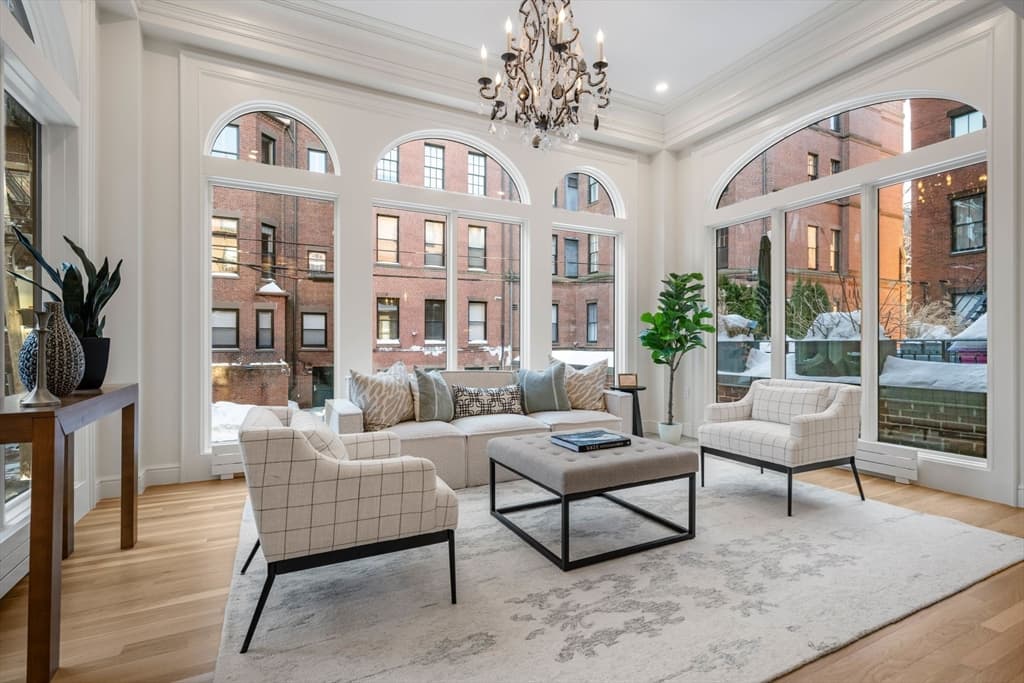Condominium at 190 Marlborough # A, Boston MA 02116, photo 2 of 29