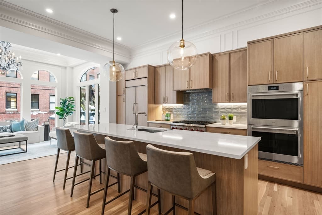 Condominium at 190 Marlborough # A, Boston MA 02116, photo 6 of 29