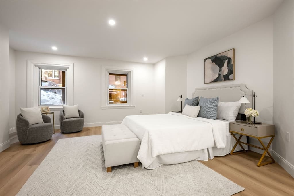 Condominium at 190 Marlborough # A, Boston MA 02116, photo 17 of 29