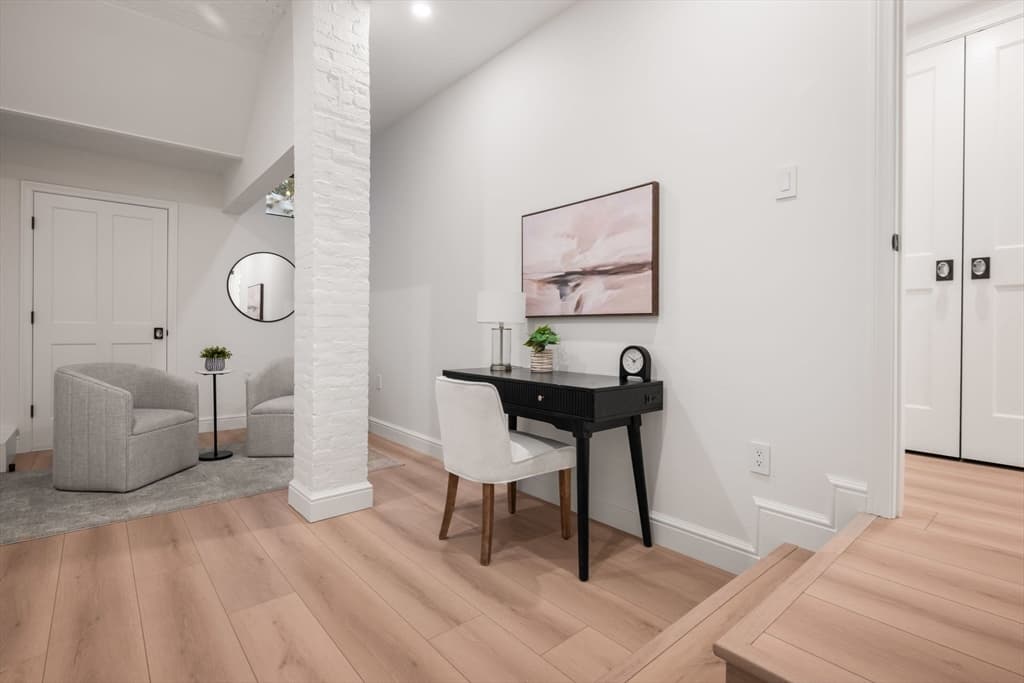 Condominium at 190 Marlborough # A, Boston MA 02116, photo 22 of 29
