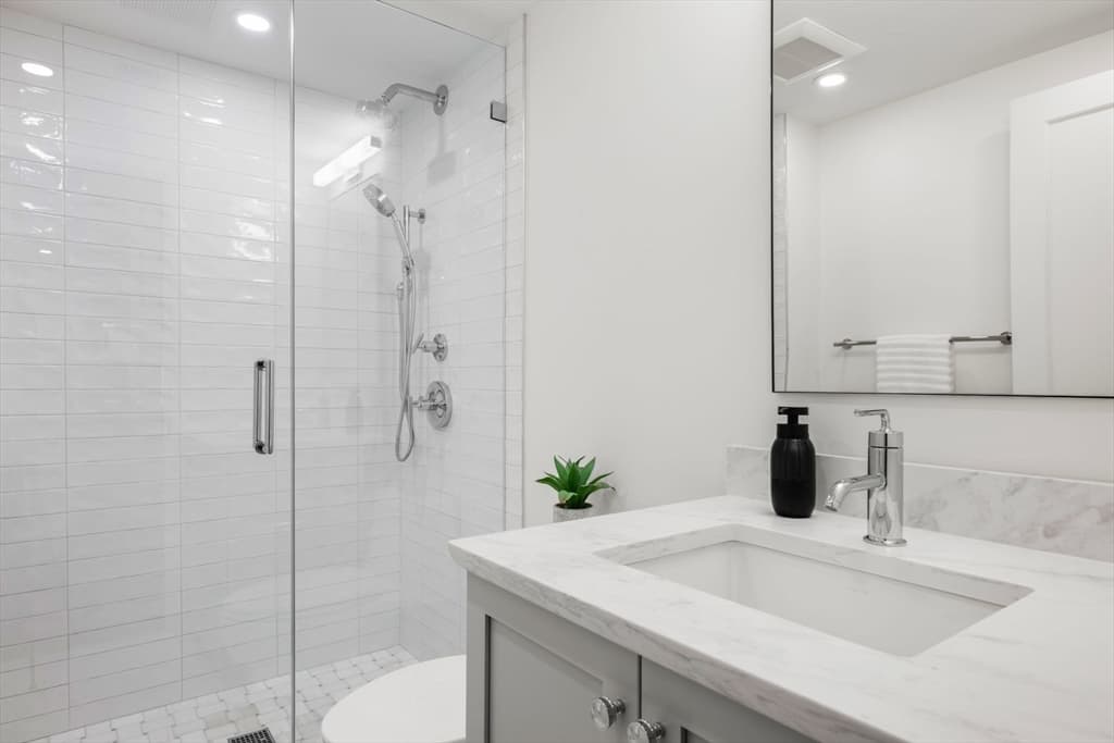 Condominium at 190 Marlborough # A, Boston MA 02116, photo 20 of 29