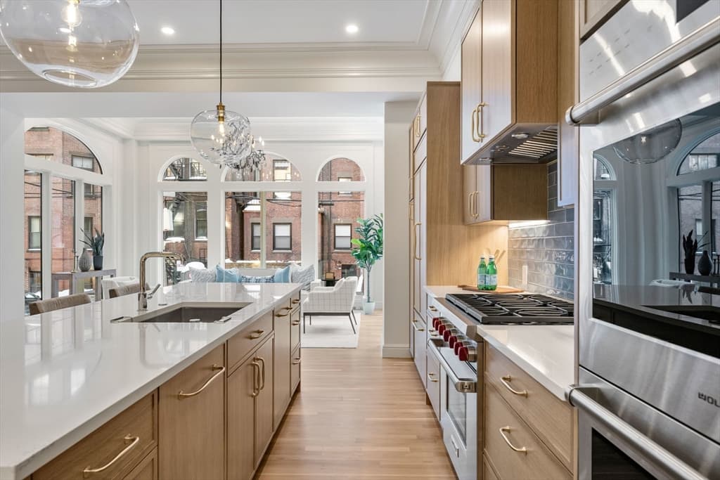 Condominium at 190 Marlborough # A, Boston MA 02116, photo 9 of 29
