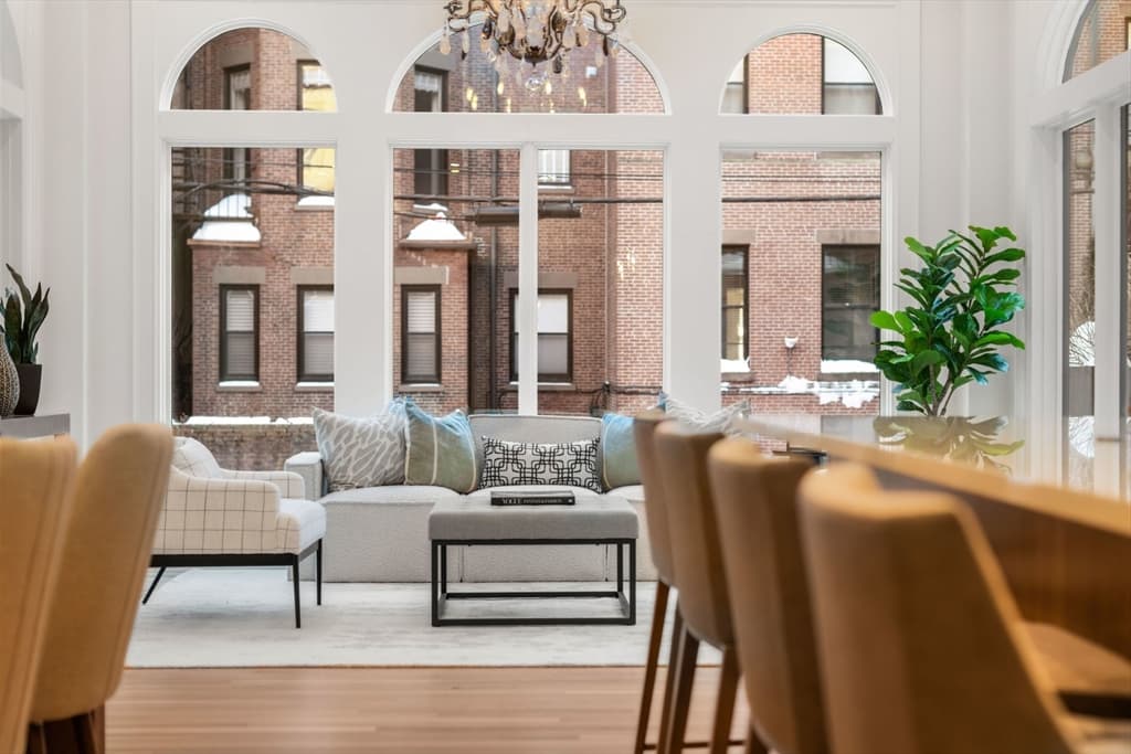 Condominium at 190 Marlborough # A, Boston MA 02116, photo 11 of 29