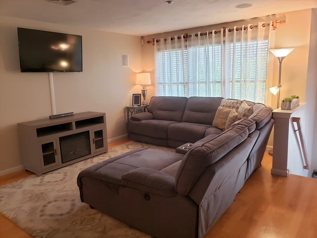 Condominium at 660 Thacher St # 402, Attleboro MA 02703, Attleboro, photo 2 of 25