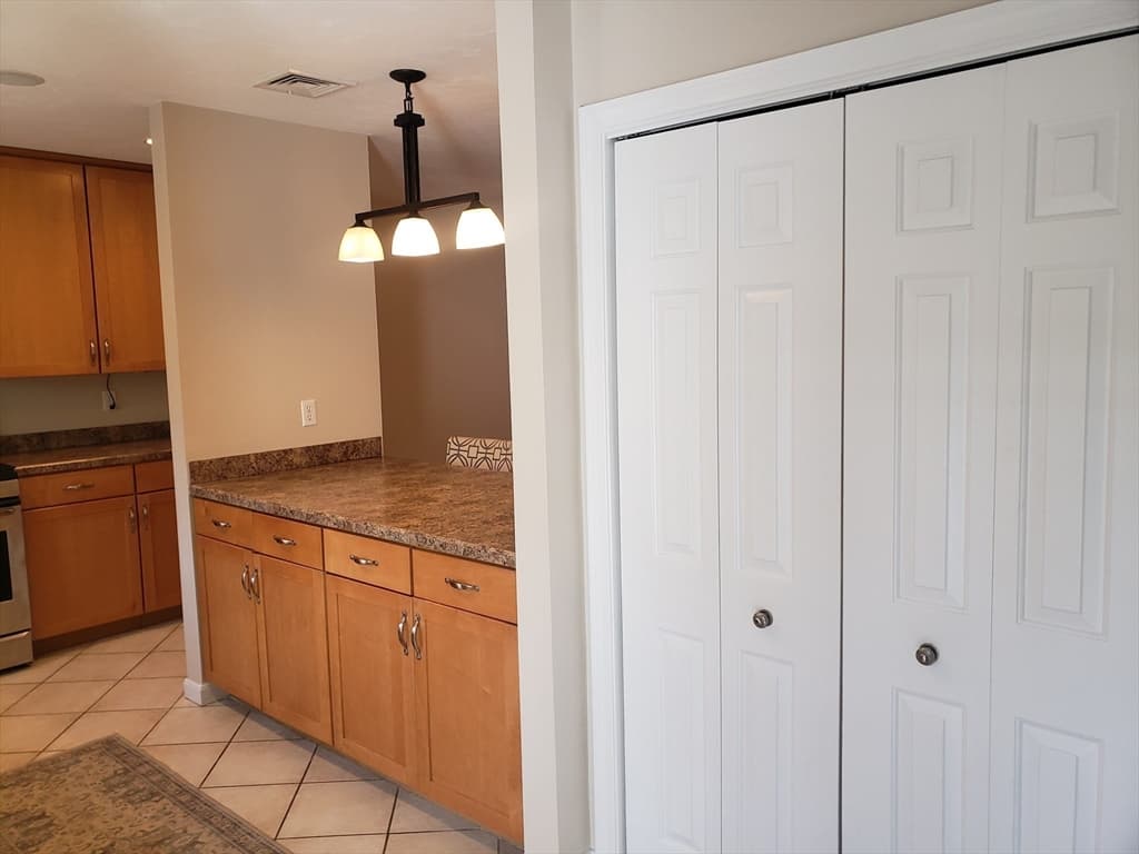 Condominium at 660 Thacher St # 402, Attleboro MA 02703, Attleboro, photo 9 of 25