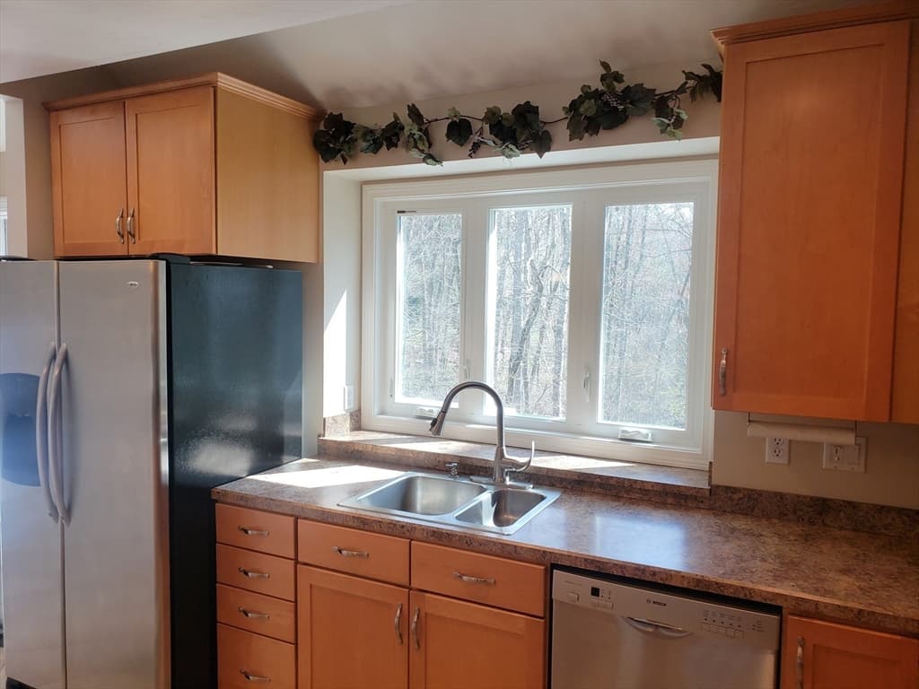 Condominium at 660 Thacher St # 402, Attleboro MA 02703, Attleboro, photo 8 of 25