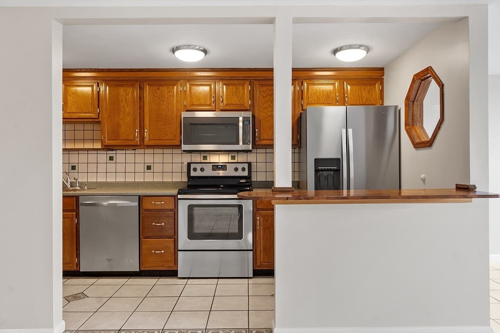 Condominium at 200 Market Street # 619, Lowell MA 01852, photo 7 of 27