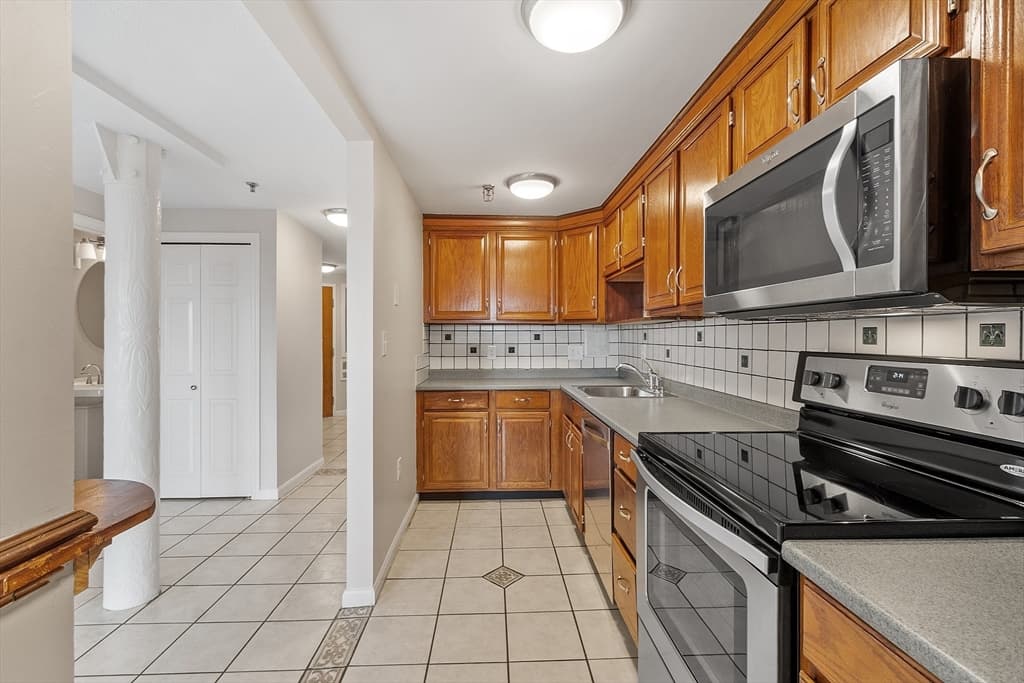 Condominium at 200 Market Street # 619, Lowell MA 01852, photo 9 of 27