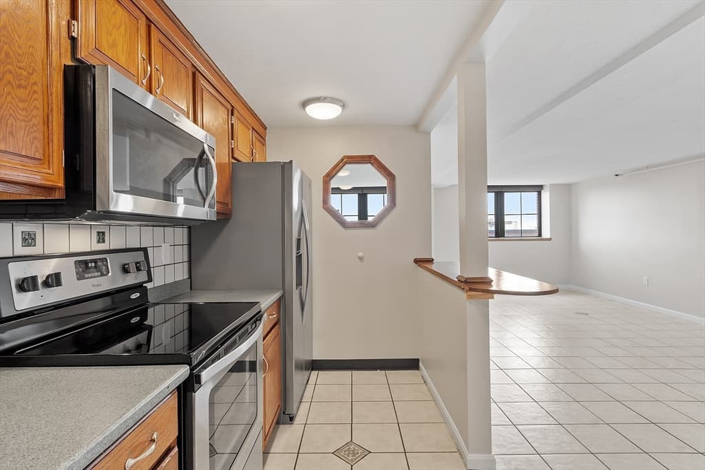 Condominium at 200 Market Street # 619, Lowell MA 01852, photo 8 of 27
