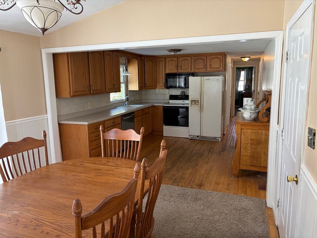 Single Family Residence at 88 Country Rd, Agawam MA 01001, photo 7 of 21