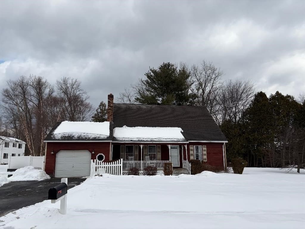 88 Country Rd, Agawam MA 01001