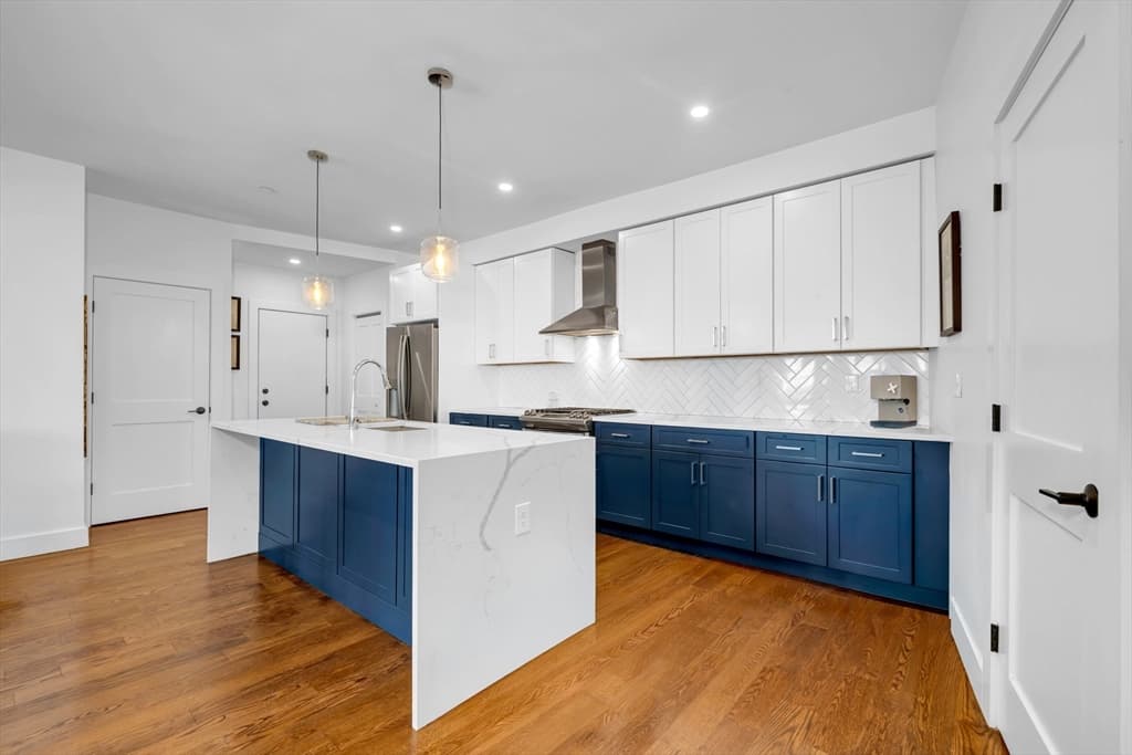 Condominium at 133 Boardman St, Boston MA 02128, Boston, photo 6 of 19
