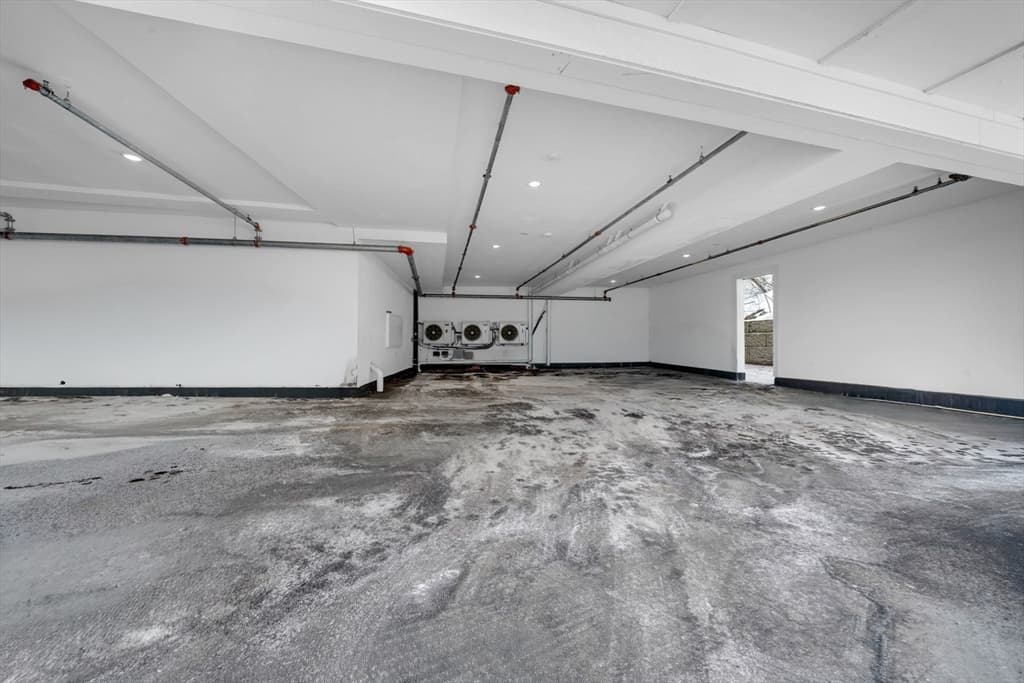 Condominium at 133 Boardman St, Boston MA 02128, Boston, photo 17 of 19
