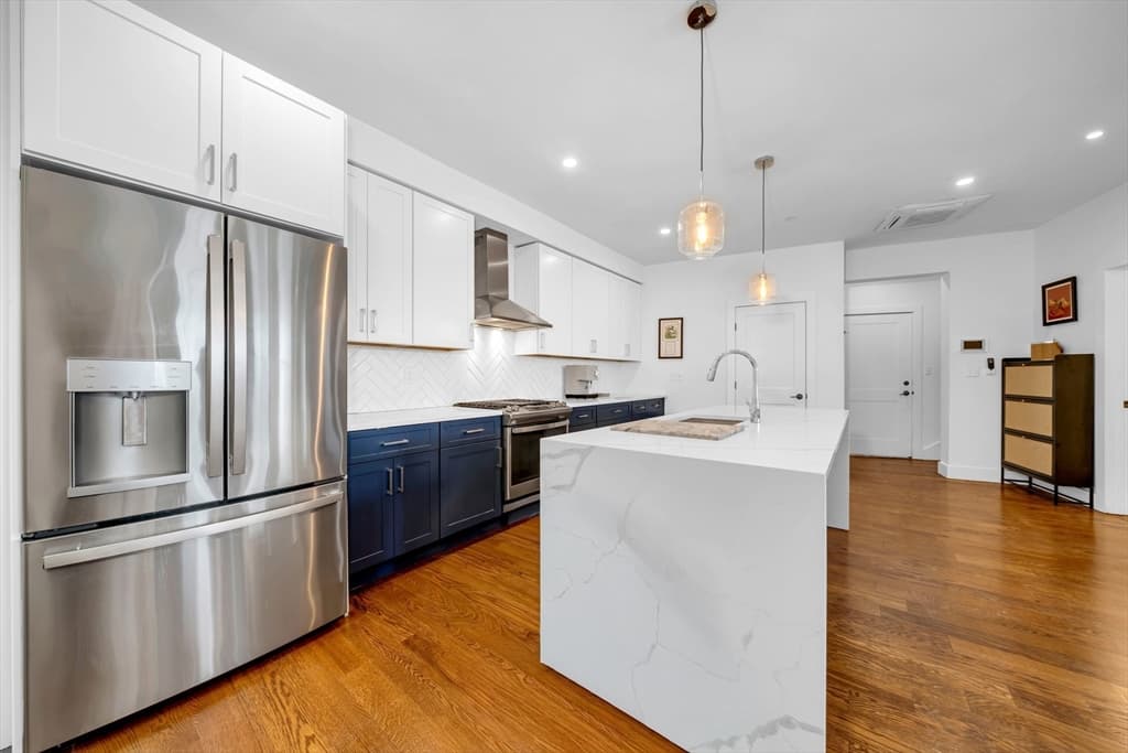 Condominium at 133 Boardman St, Boston MA 02128, Boston, photo 7 of 19