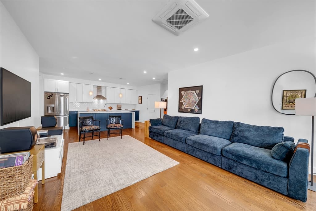 133 Boardman St, Boston MA 02128