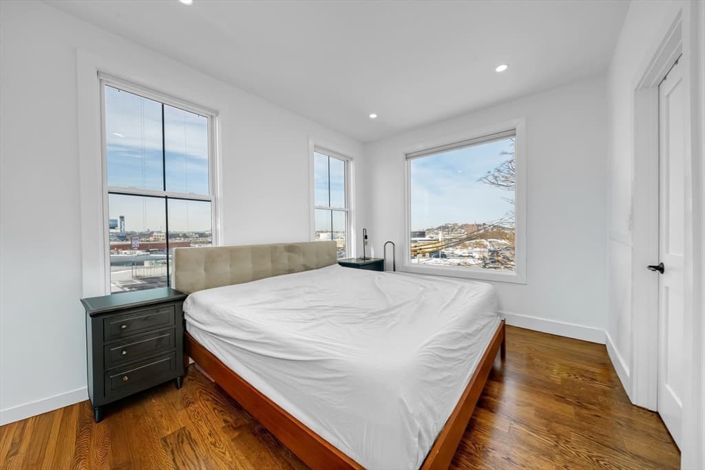 Condominium at 133 Boardman St, Boston MA 02128, Boston, photo 11 of 19