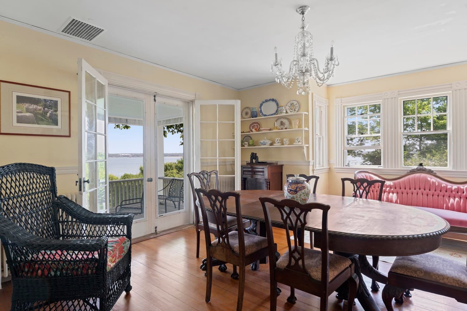 Single Family Residence at 33 Goethals Way, Tisbury MA 02568, photo 9 of 19