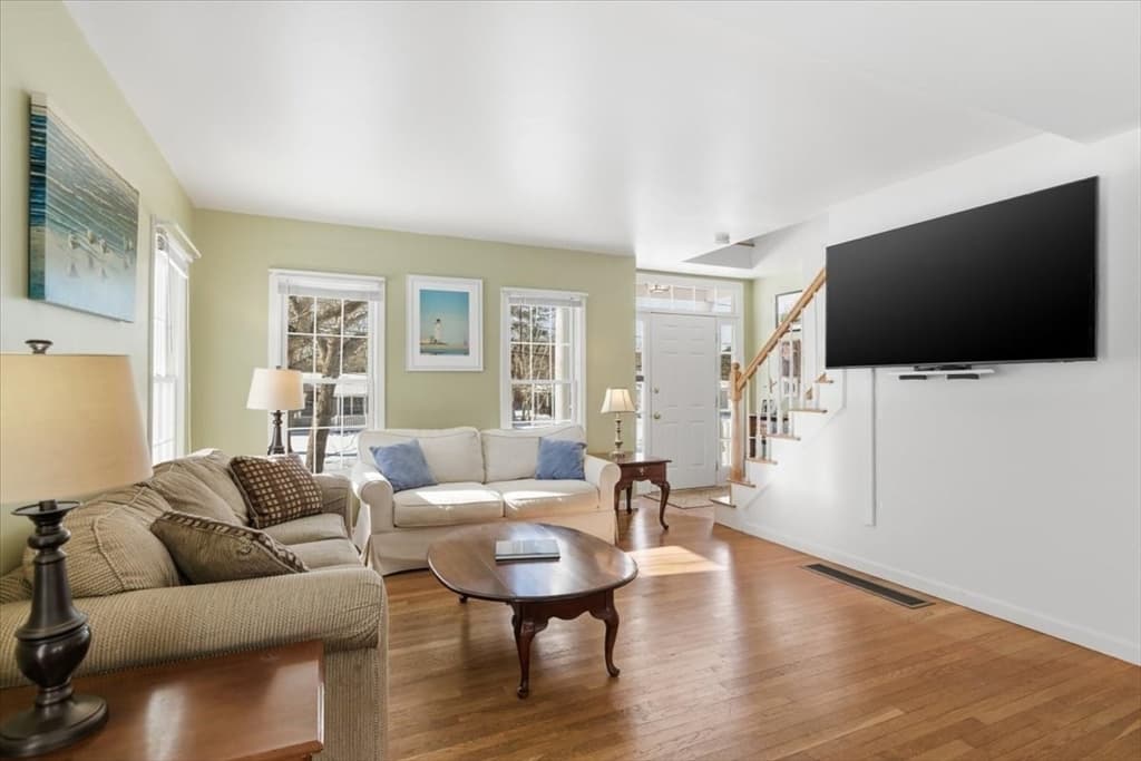 Single Family Residence at 32 Niagara Lane, Yarmouth MA 02673, photo 11 of 40