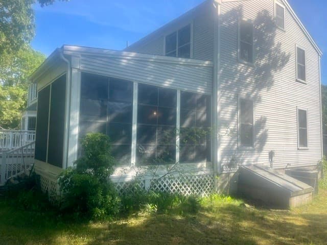 Single Family Residence at 32 Niagara Lane, Yarmouth MA 02673, photo 8 of 40