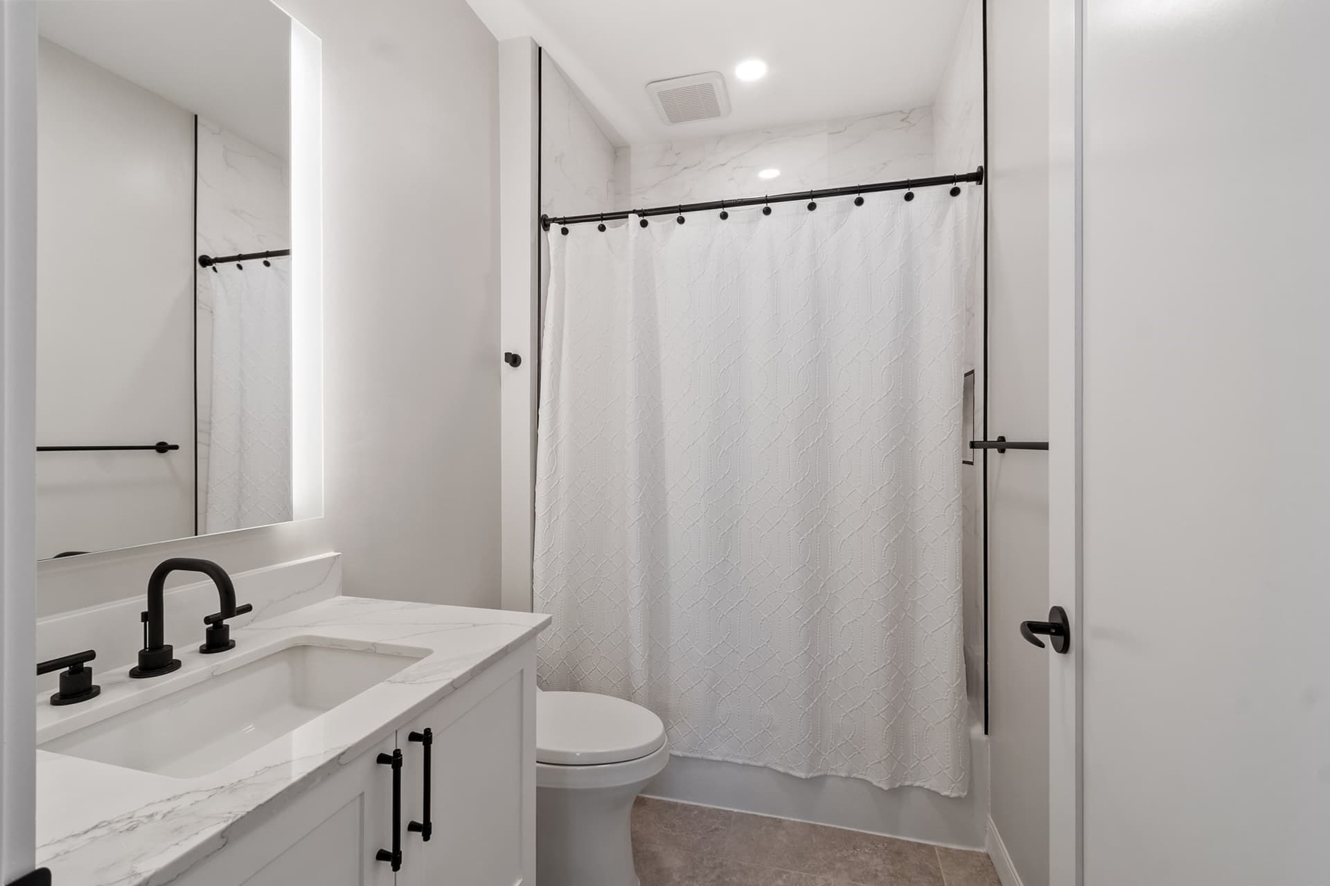 Condominium at 18 Artisan Drive # 401, Salem NH 03079, photo 8 of 35