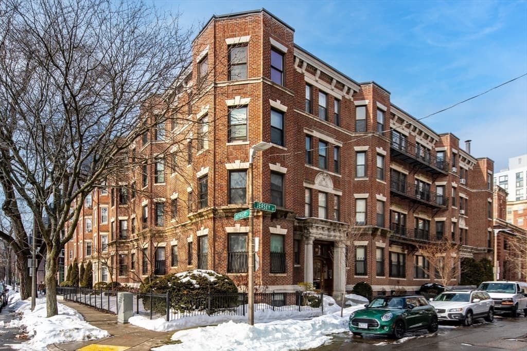 Condominium at 111 Jersey St. # 15, Boston MA 02215, photo 13 of 16