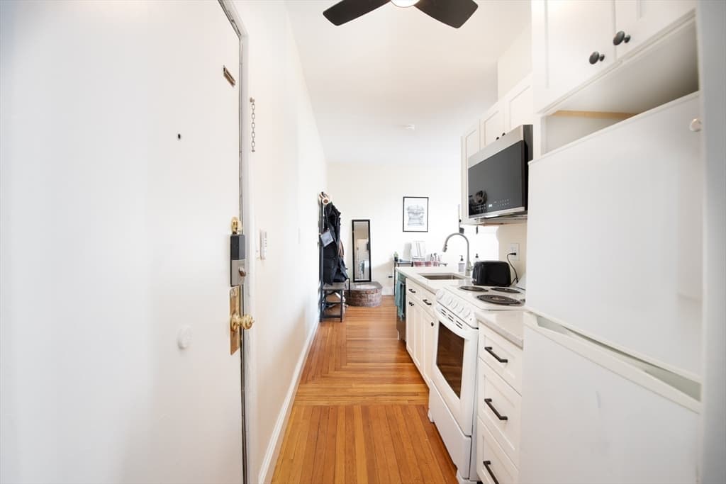 Condominium at 111 Jersey St. # 15, Boston MA 02215, photo 7 of 16