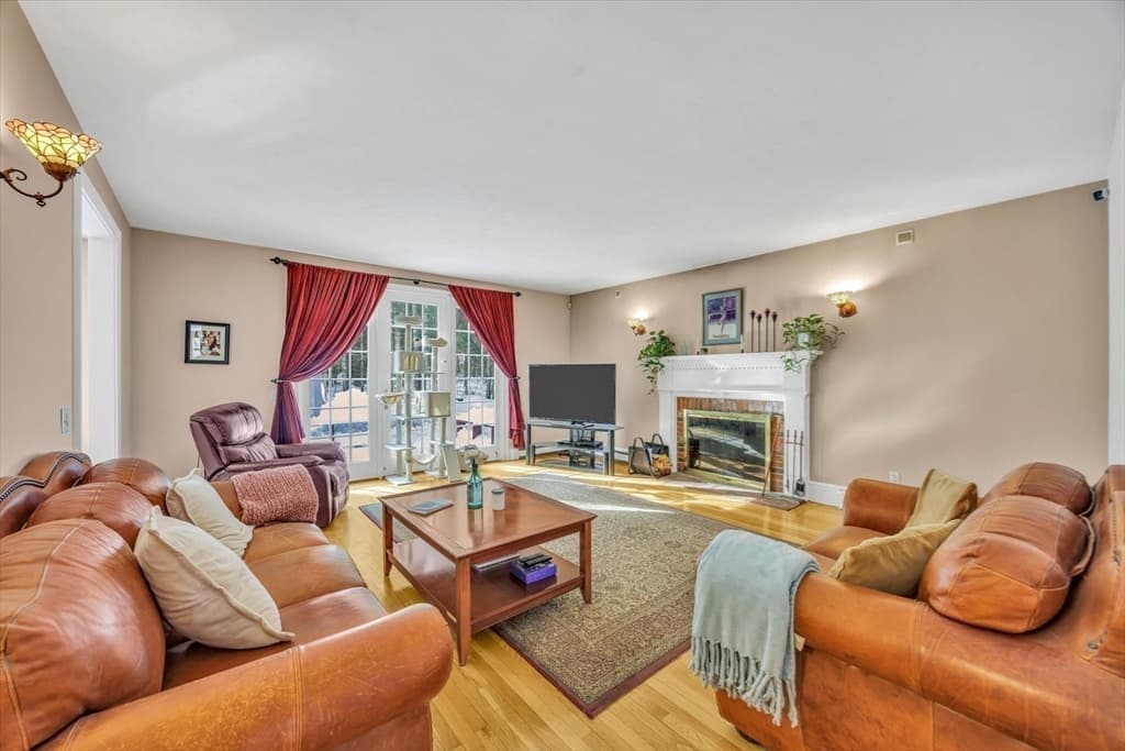 Single Family Residence at 32 Pimlico Pond Rd, Sandwich MA 02644, photo 8 of 32