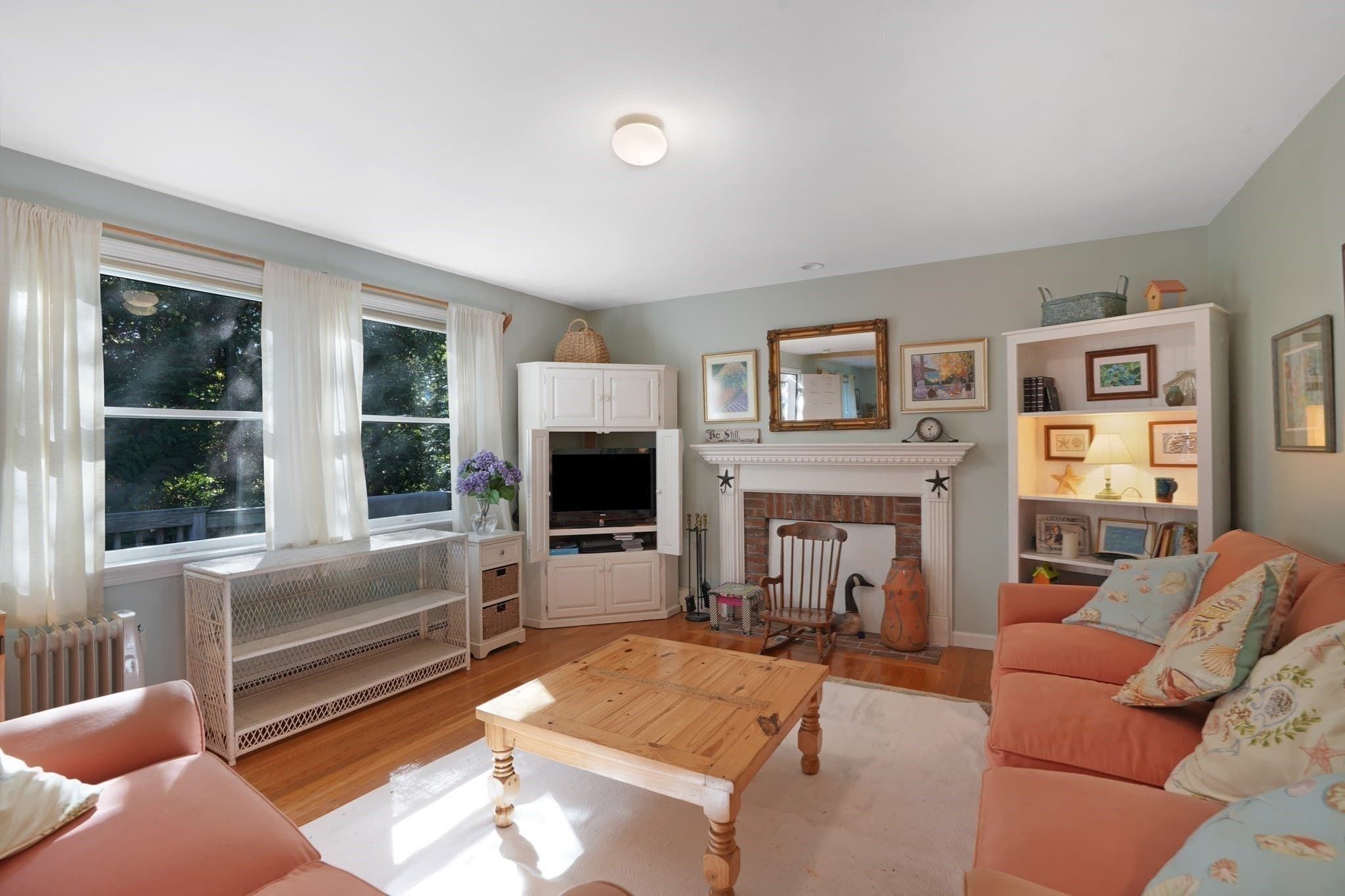 Single Family Residence at 22 Old Lighthouse Road, Tisbury MA 02568, photo 9 of 30